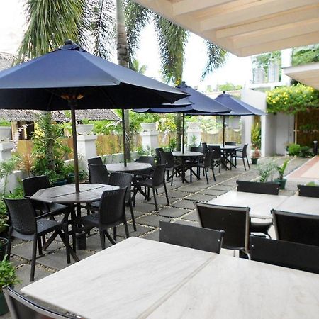 One Crescent Place Hotel Balabag  Esterno foto