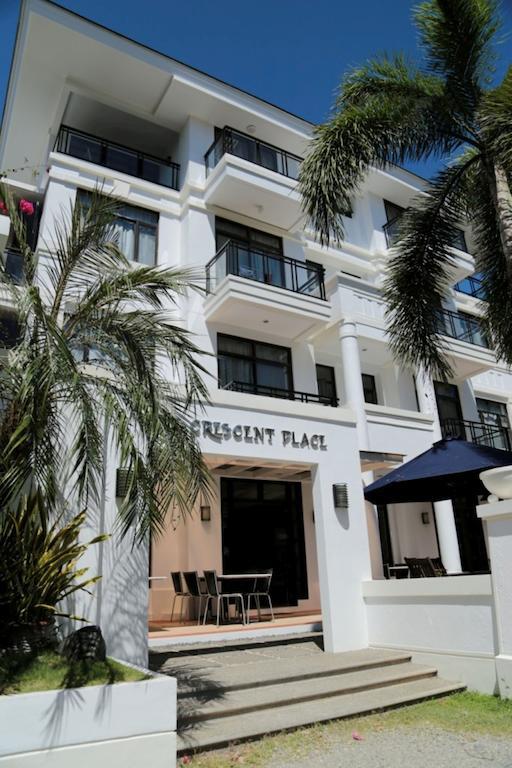 One Crescent Place Hotel Balabag  Esterno foto