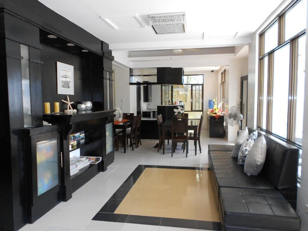 One Crescent Place Hotel Balabag  Esterno foto