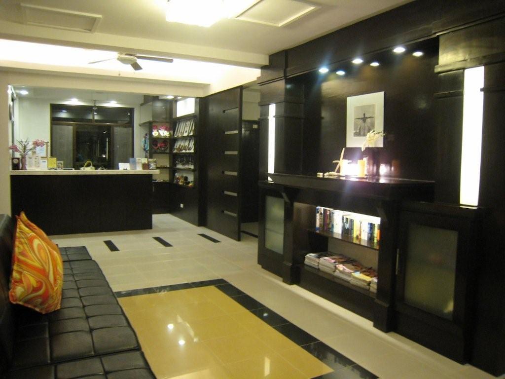 One Crescent Place Hotel Balabag  Esterno foto