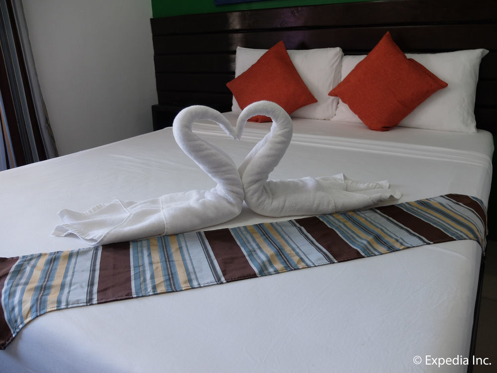 One Crescent Place Hotel Balabag  Esterno foto