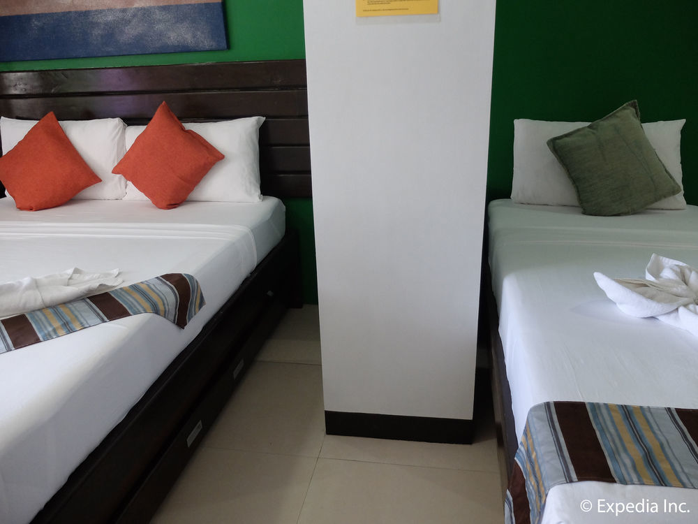 One Crescent Place Hotel Balabag  Esterno foto
