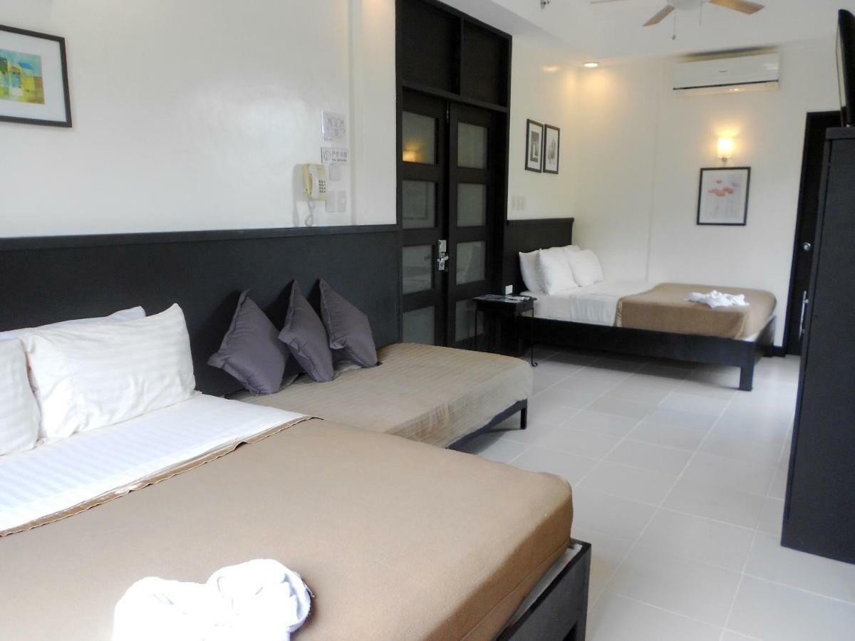 One Crescent Place Hotel Balabag  Esterno foto