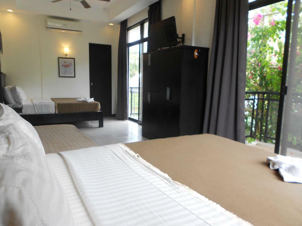One Crescent Place Hotel Balabag  Esterno foto