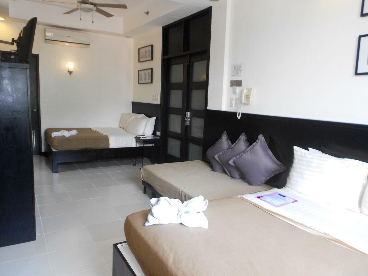 One Crescent Place Hotel Balabag  Esterno foto