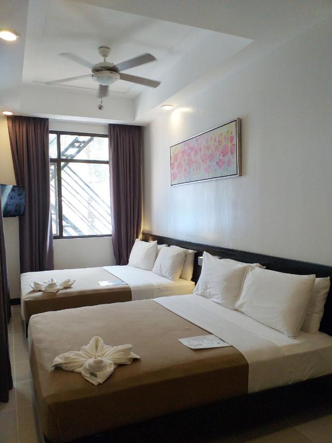 One Crescent Place Hotel Balabag  Esterno foto