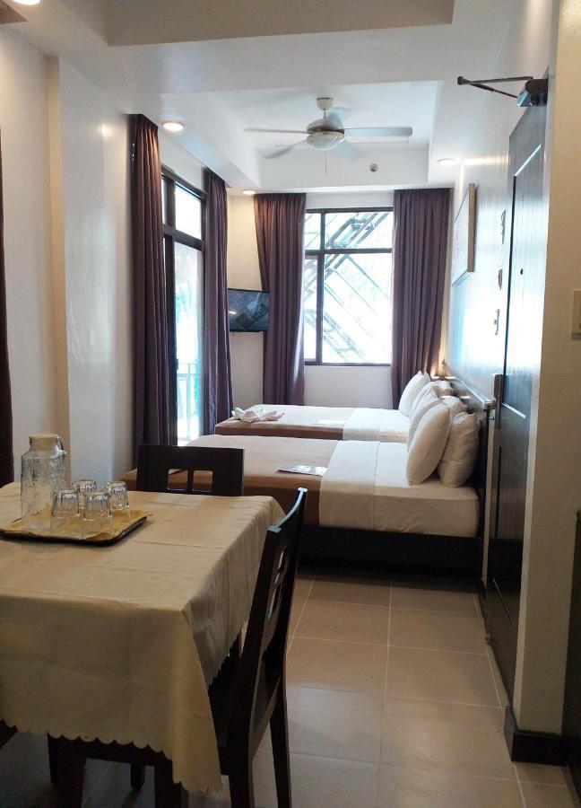 One Crescent Place Hotel Balabag  Esterno foto